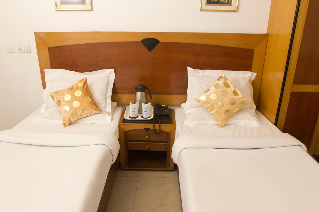 Super Deluxe Twin Bed 